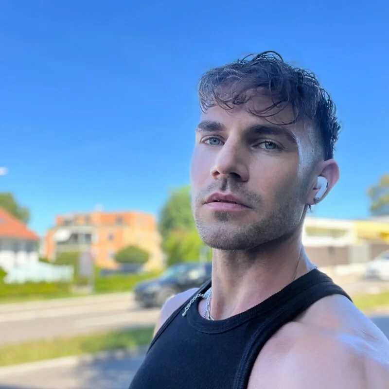 alpha-hunk — FansOnlyX creator profile