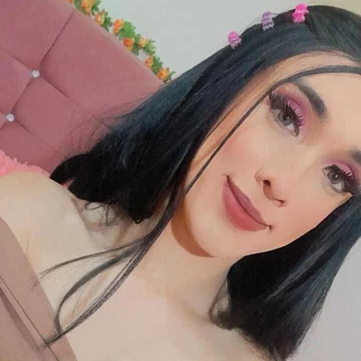 Bella_Emmy — FansOnlyX creator profile