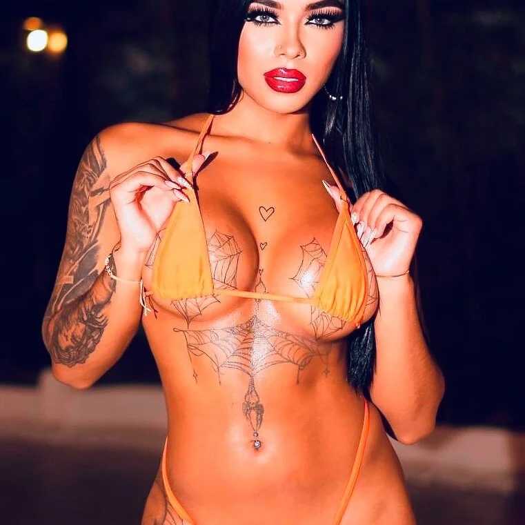 _Tinaqueen — FansOnlyX creator profile