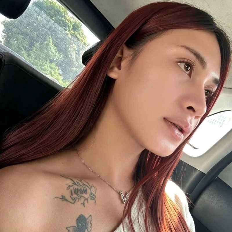 ZOEMOORE — FansOnlyX creator profile
