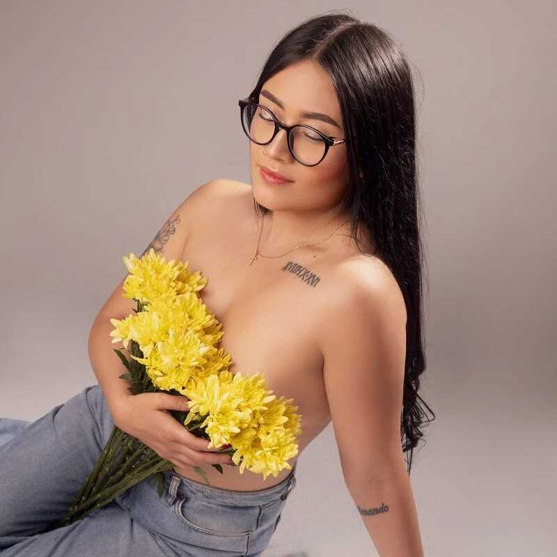 Ivonne_Noir — FansOnlyX creator profile