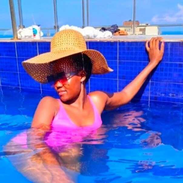 Prettyely — FansOnlyX creator profile