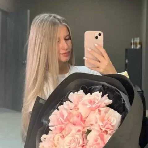 downyglowq — FansOnlyX creator profile