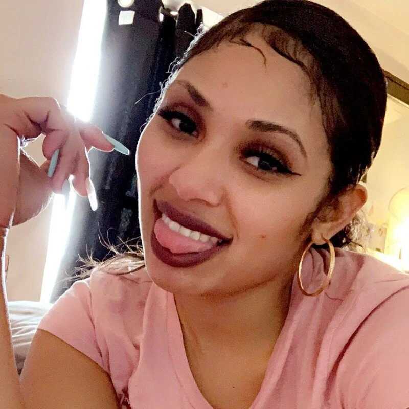 LiaNicolePink — FansOnlyX creator profile