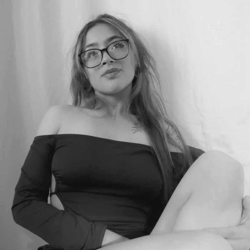 Sara_Red_X1 — FansOnlyX creator profile