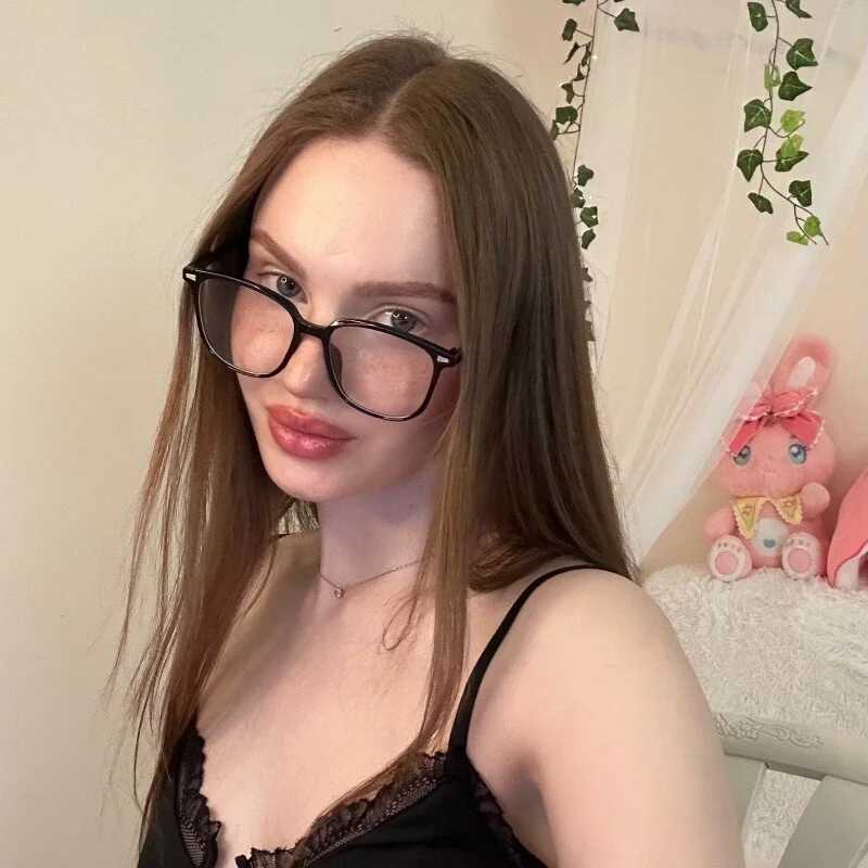 MishkaMe — FansOnlyX creator profile