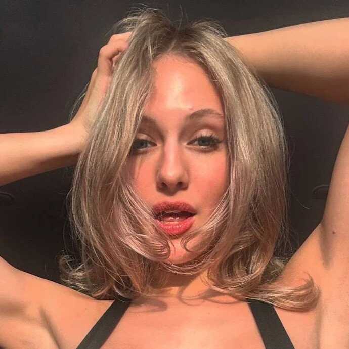 roselyn_rose — FansOnlyX creator profile