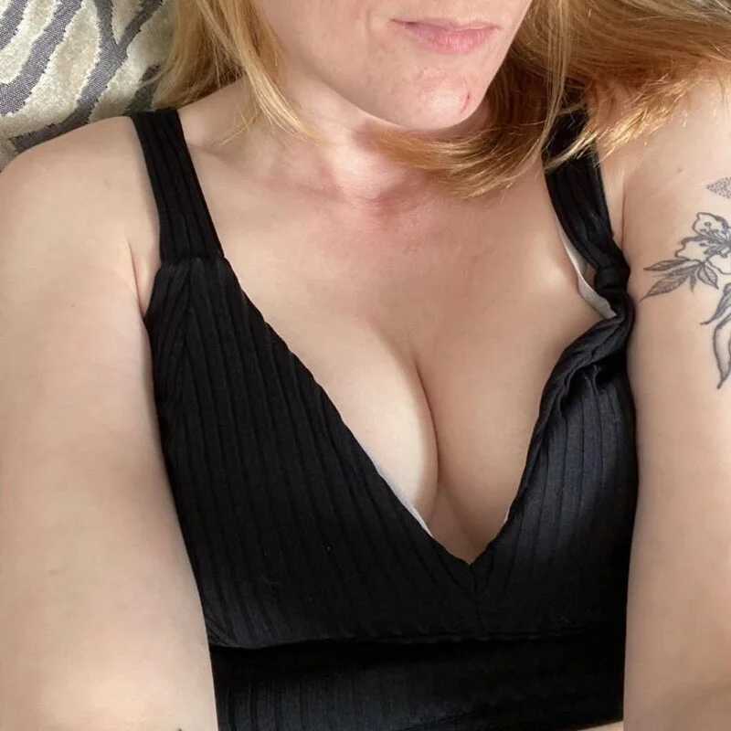 ShezzasOF — FansOnlyX creator profile