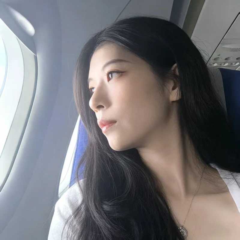 MOMO_xiaobao — FansOnlyX creator profile
