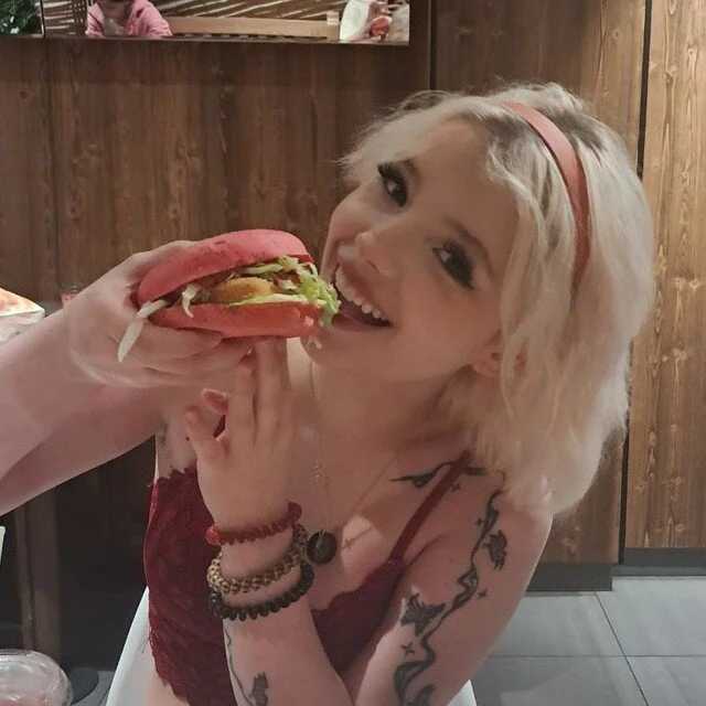 MiIIyMoon — FansOnlyX creator profile