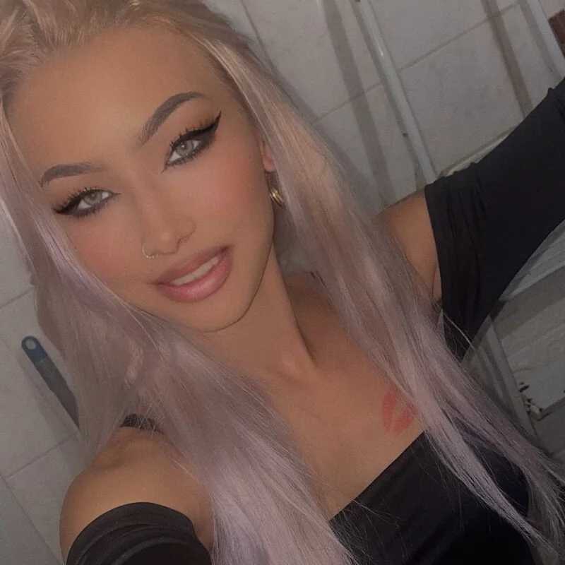 amira23 — FansOnlyX creator profile
