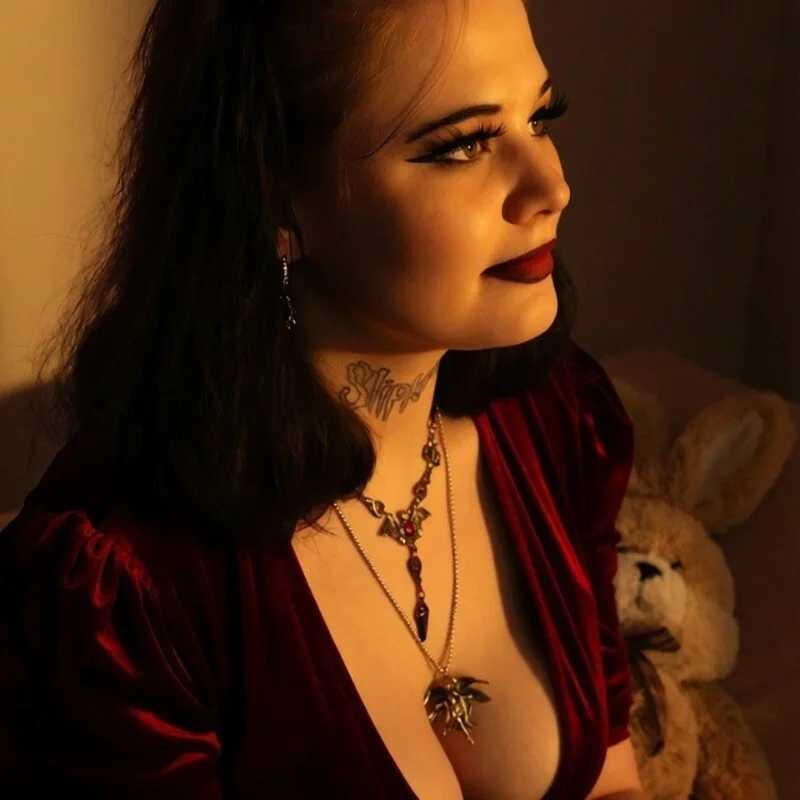 nikki_kiss_ — FansOnlyX creator profile