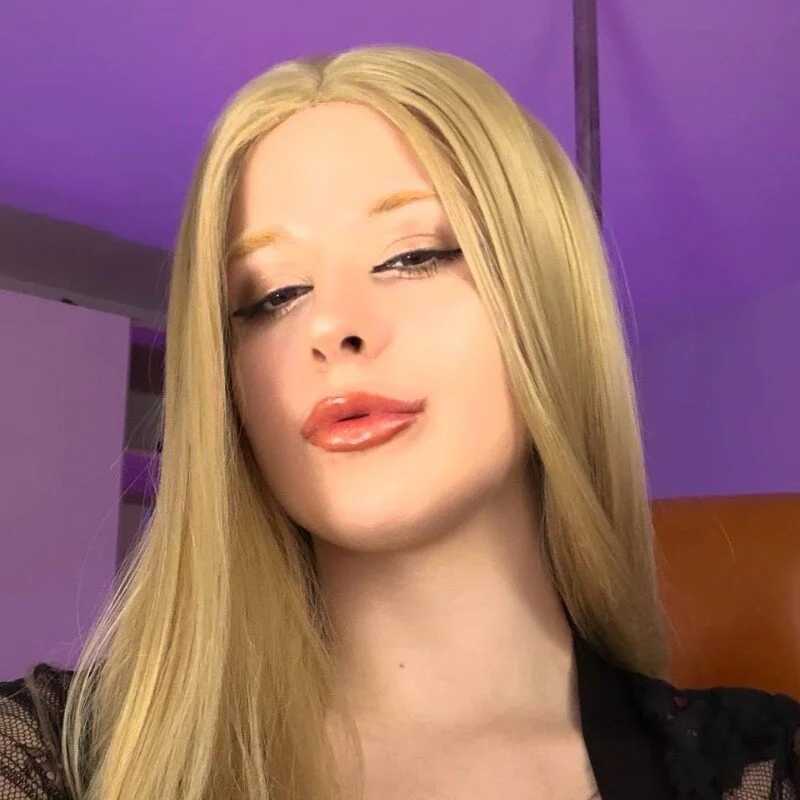 mollyposhh — FansOnlyX creator profile