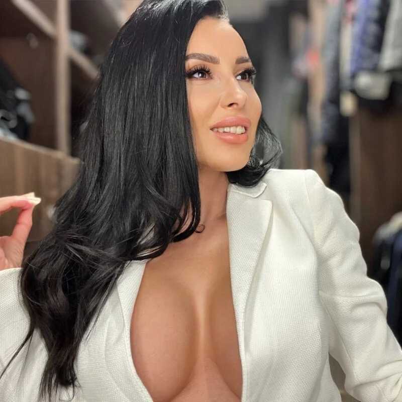 Vanessao1 — FansOnlyX creator profile