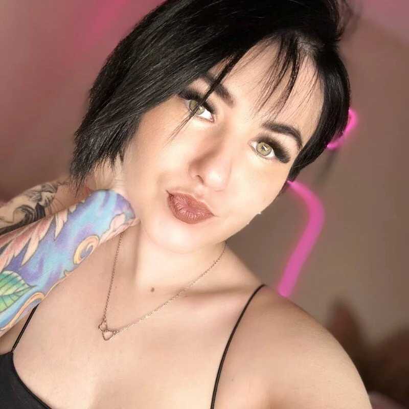 Xavelle — FansOnlyX creator profile