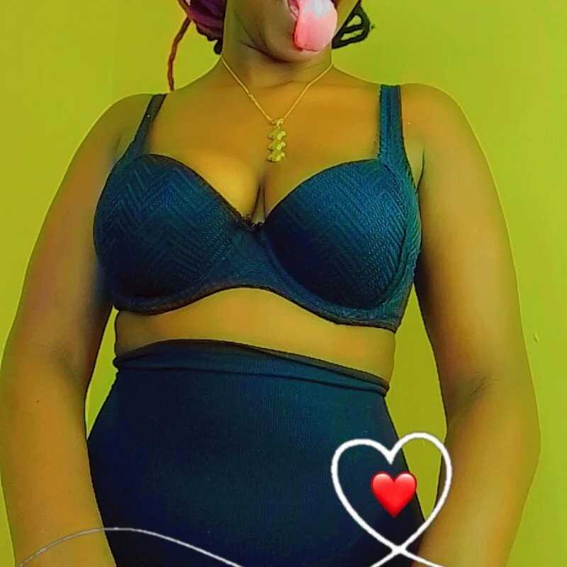 Legit_Queenn — FansOnlyX creator profile
