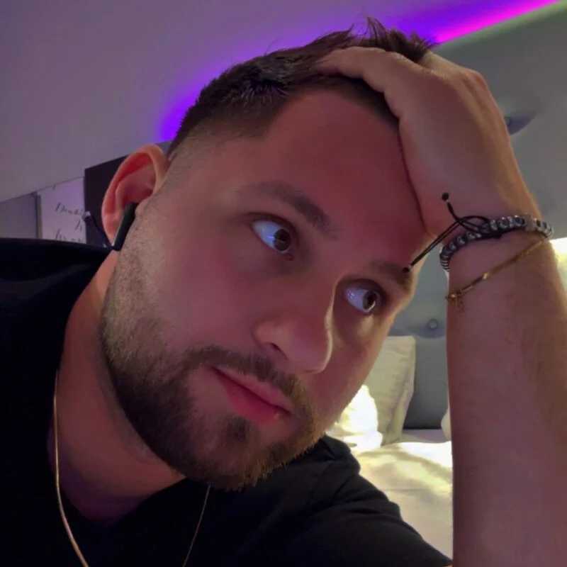 AndrewBurns — FansOnlyX creator profile