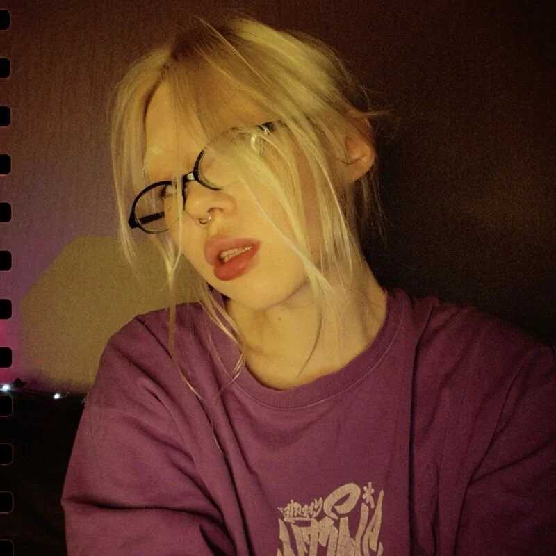 hellomolly — FansOnlyX creator profile