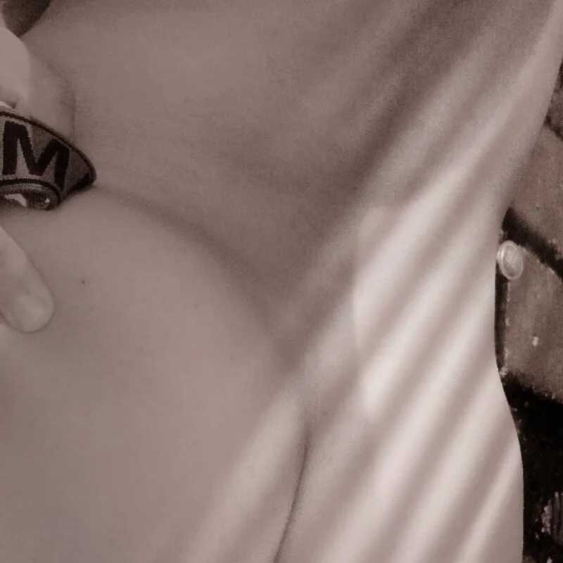 dz_z25 — FansOnlyX creator profile