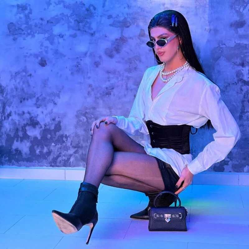 nicki-west — FansOnlyX creator profile