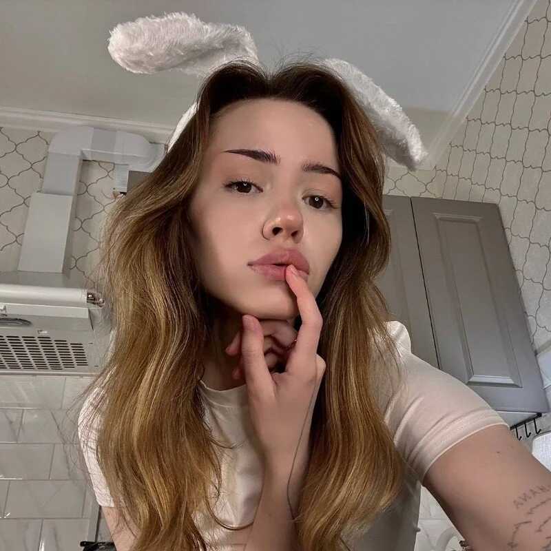 Yunaluv — FansOnlyX creator profile