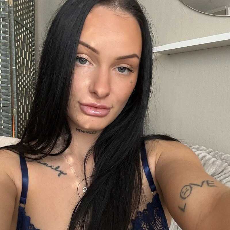 Alessiadeluna — FansOnlyX creator profile
