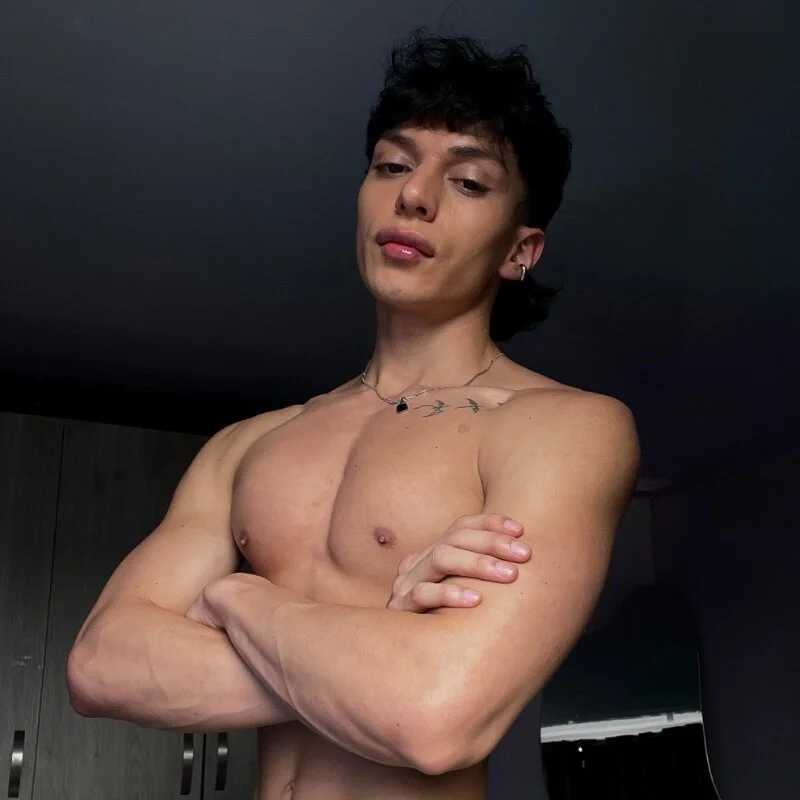 charly_ackerman — FansOnlyX creator profile
