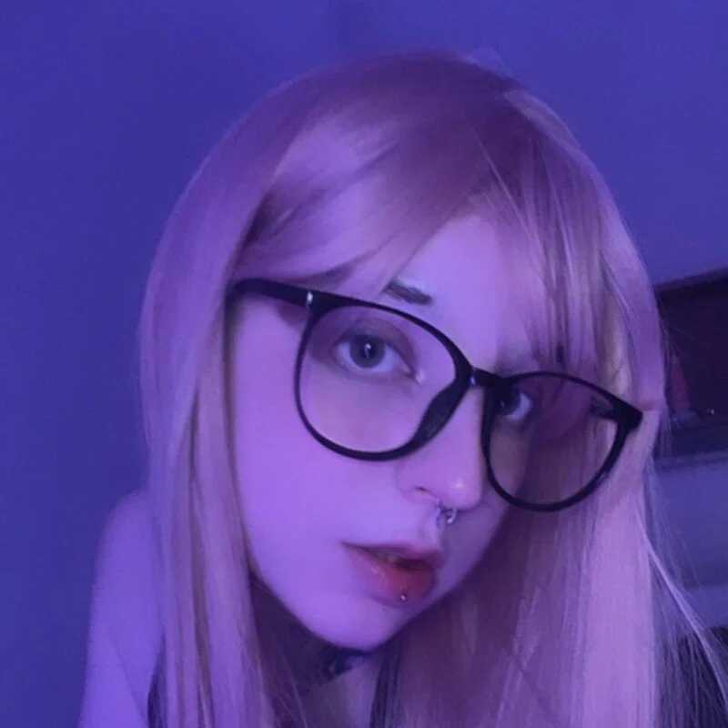 Luna_allure — FansOnlyX creator profile