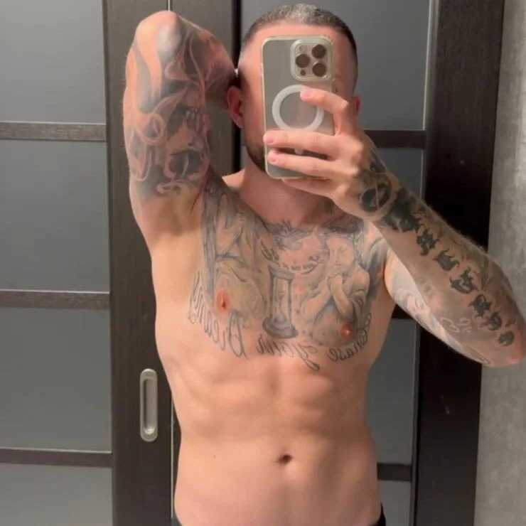 alex_hotguy8 — FansOnlyX creator profile