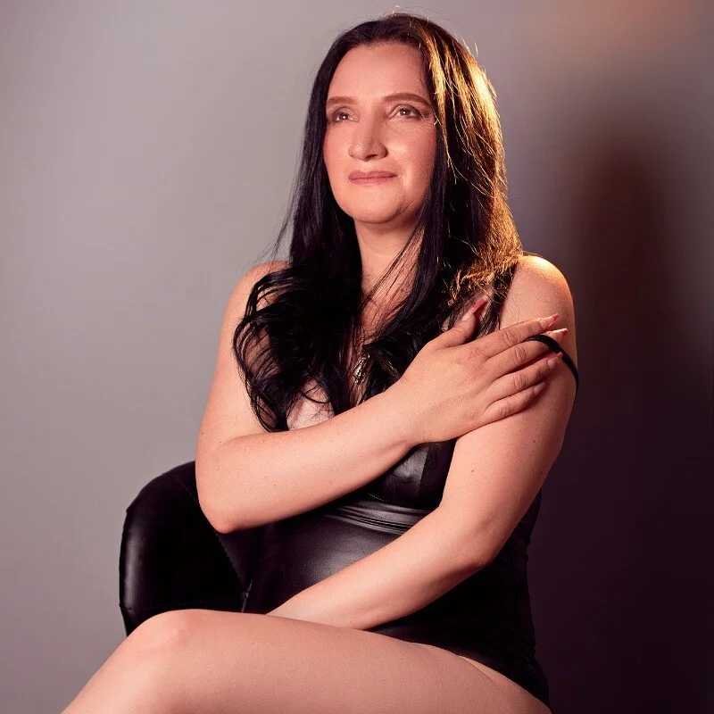 CloeMature — FansOnlyX creator profile