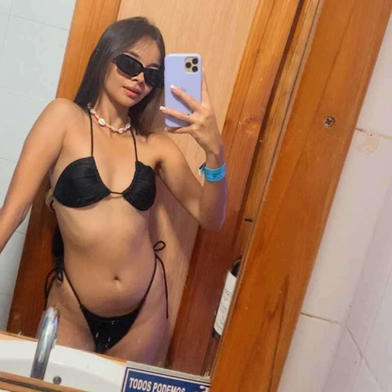 Annia_ — FansOnlyX creator profile