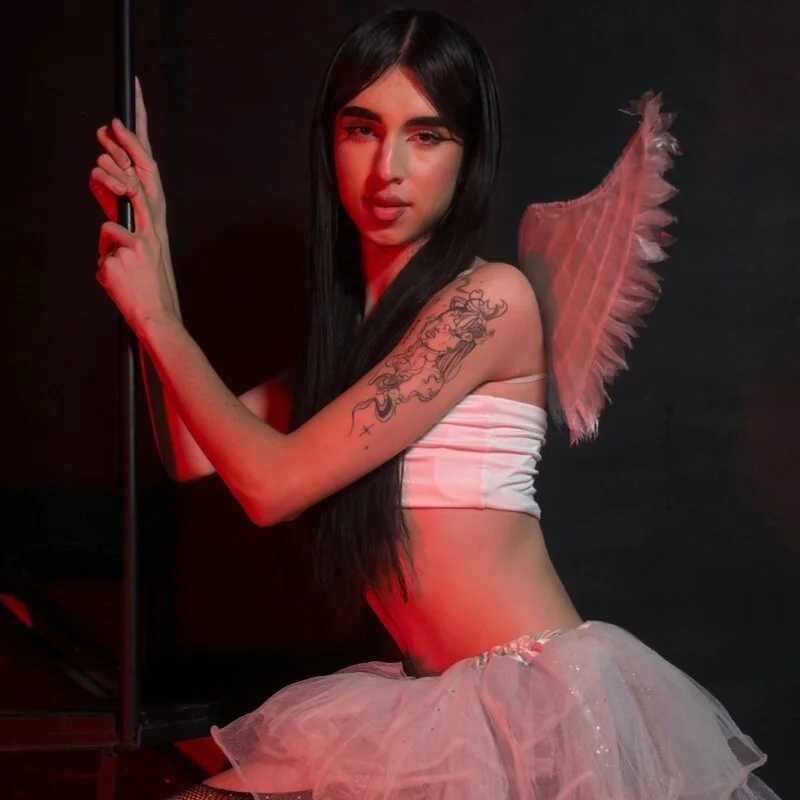 lana_gill1 — FansOnlyX creator profile
