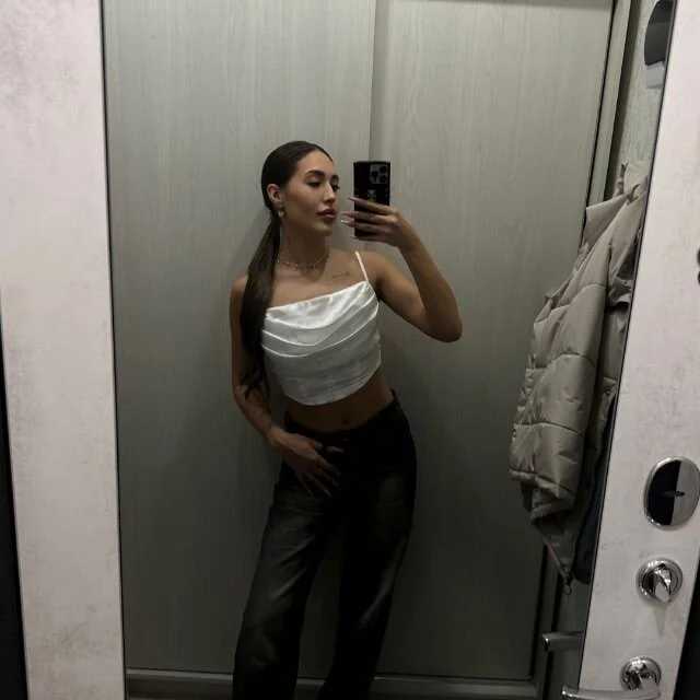 SarinaBessone — FansOnlyX creator profile