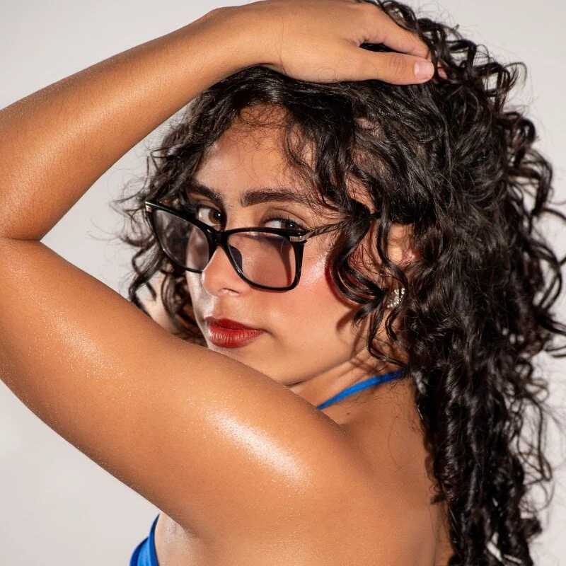 NiaVeraa — FansOnlyX creator profile