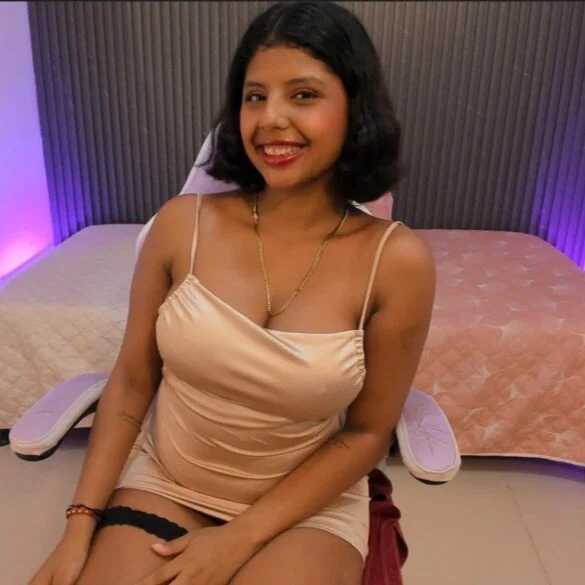 naugthy_brunette_4u — FansOnlyX creator profile