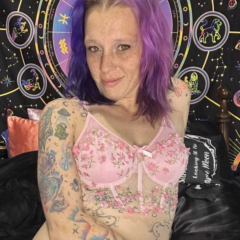Freckleangel69 — FansOnlyX creator profile