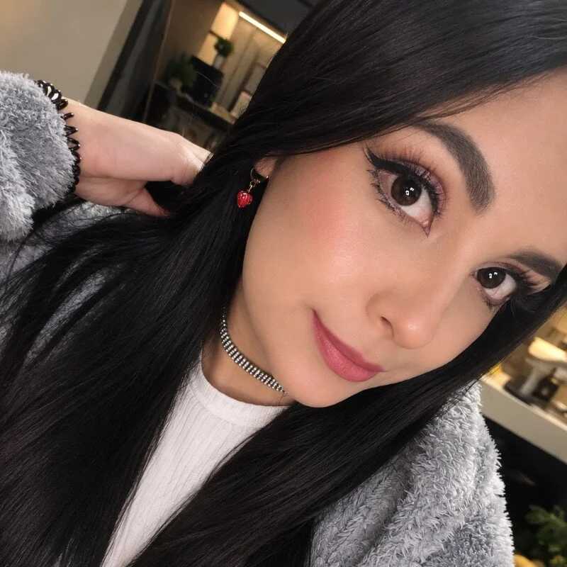 MiaStarts — FansOnlyX creator profile