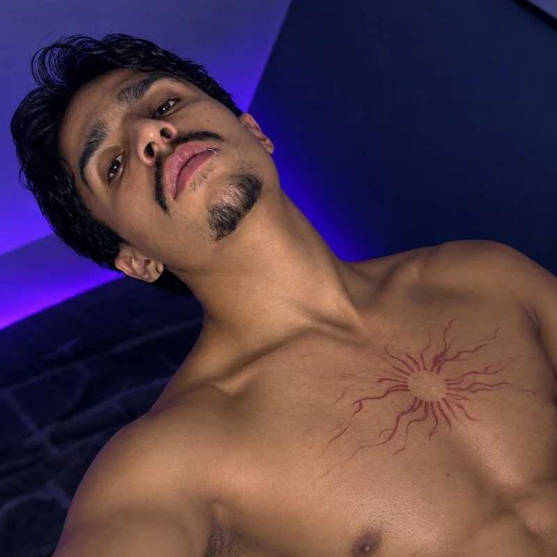 Axxel_Monroy — FansOnlyX creator profile