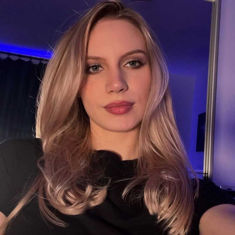Becca_Noir — FansOnlyX creator profile