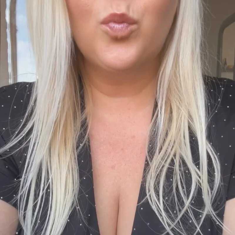 SoftThickAngel — FansOnlyX creator profile