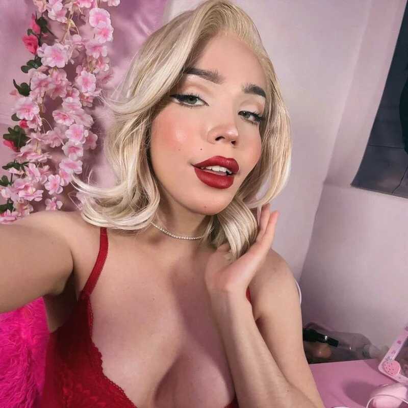victoriabb28 — FansOnlyX creator profile