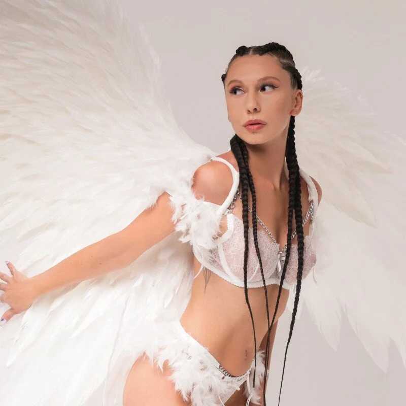 Redjina_Angel — FansOnlyX creator profile