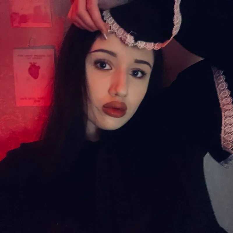 MazieTromblay — FansOnlyX creator profile