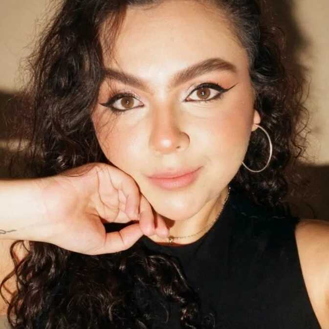 AlmaraRouge — FansOnlyX creator profile