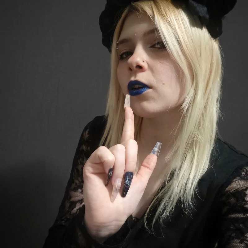 AlissStars — FansOnlyX creator profile