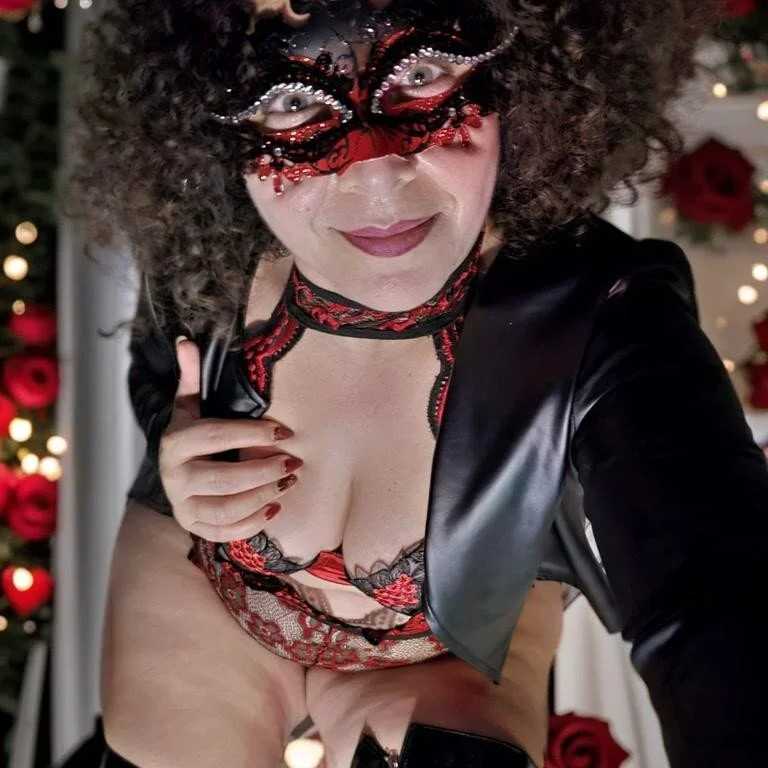 CurvyTurkishAsena_xx — FansOnlyX creator profile