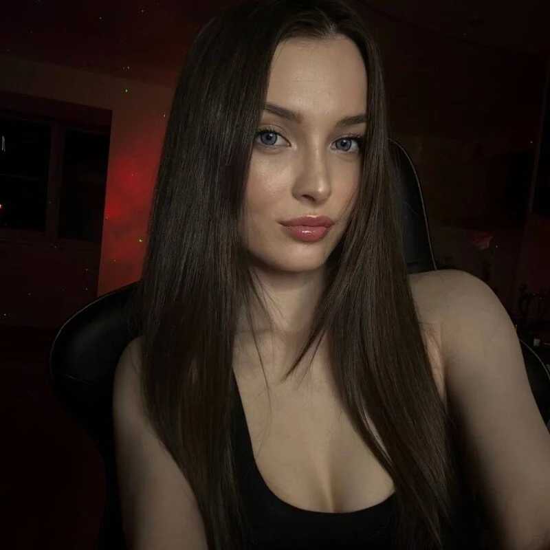 irisskiss — FansOnlyX creator profile