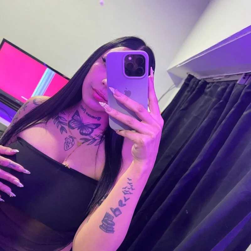 loana1 — FansOnlyX creator profile