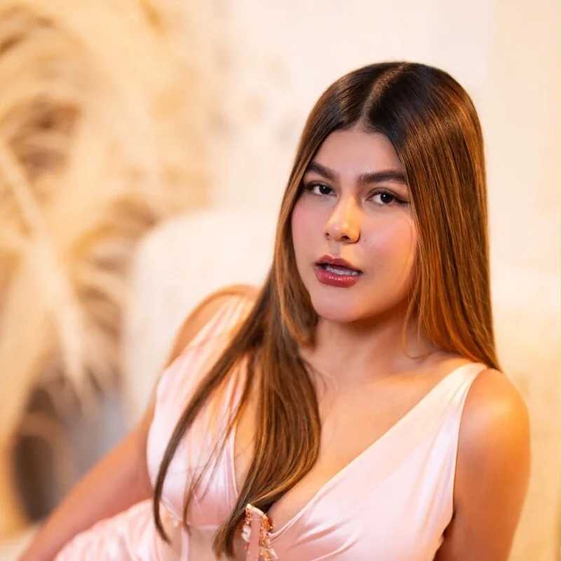 emmaagolden — FansOnlyX creator profile