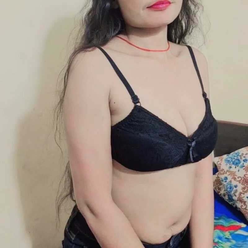 Hot_Saraa04 — FansOnlyX creator profile